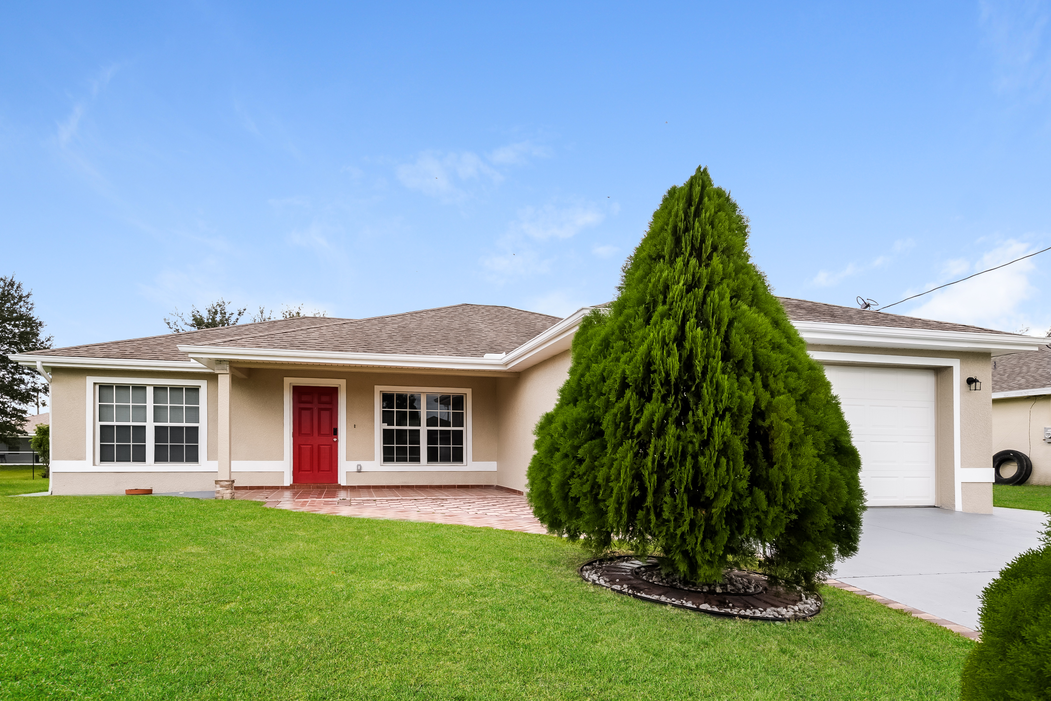 2713 29TH ST SW Lehigh Acres, FL 33976